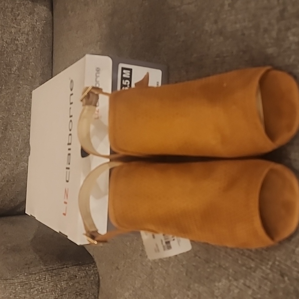 NWT Liz Claiborne heeled sandals